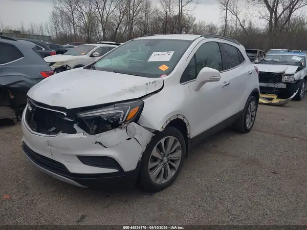 KL4CJASB3JB697260 2018 BUICK ENCORE - Image 2
