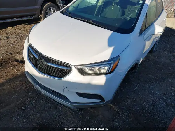KL4CJASB4JB538215 2018 BUICK ENCORE - Image 2