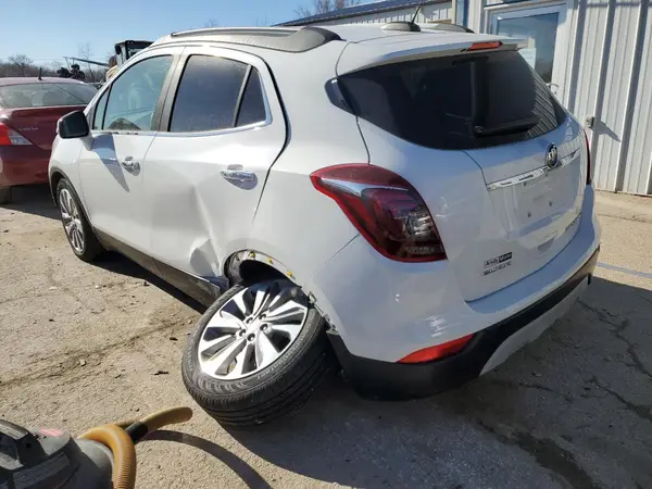 KL4CJASB4JB581565 2018 BUICK ENCORE - Image 2