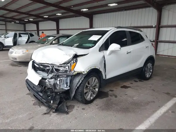 KL4CJASB4JB601345 2018 BUICK ENCORE - Image 2