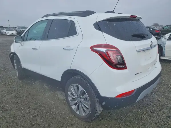 KL4CJASB4JB643918 2018 BUICK ENCORE - Image 2