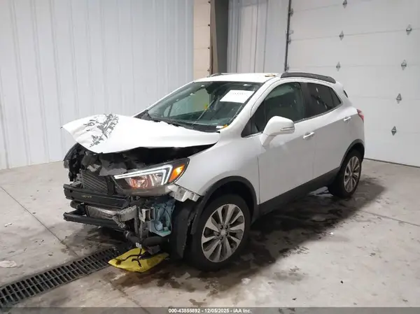 KL4CJASB4JB655924 2018 BUICK ENCORE - Image 2