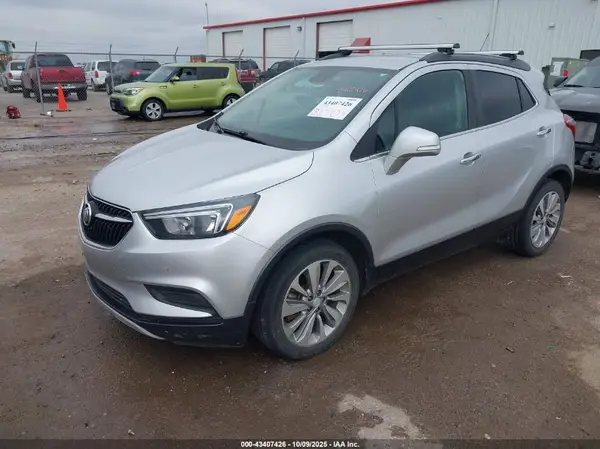KL4CJASB4JB686638 2018 BUICK ENCORE - Image 2
