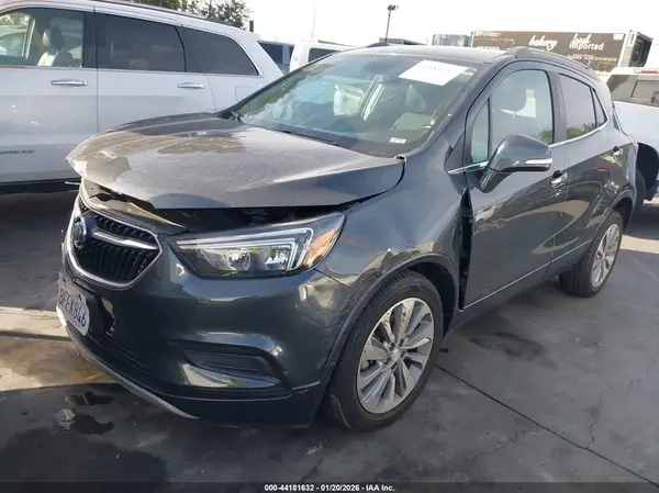 KL4CJASB4JB693377 2018 BUICK ENCORE - Image 2