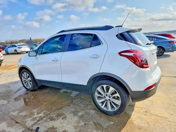 KL4CJASB4KB836829 2019 BUICK ENCORE - Image 2