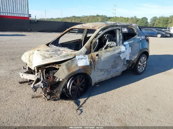 KL4CJASB5JB621460 2018 BUICK ENCORE - Image 2