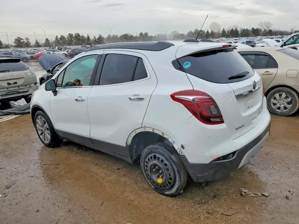 KL4CJASB5JB688639 2018 BUICK ENCORE - Image 2