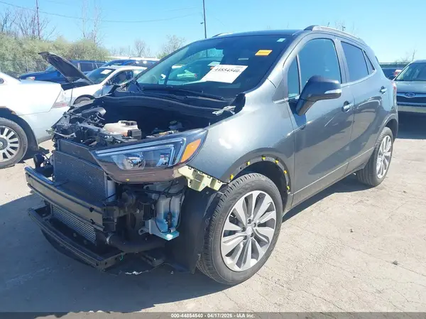 KL4CJASB5JB691587 2018 BUICK ENCORE - Image 2