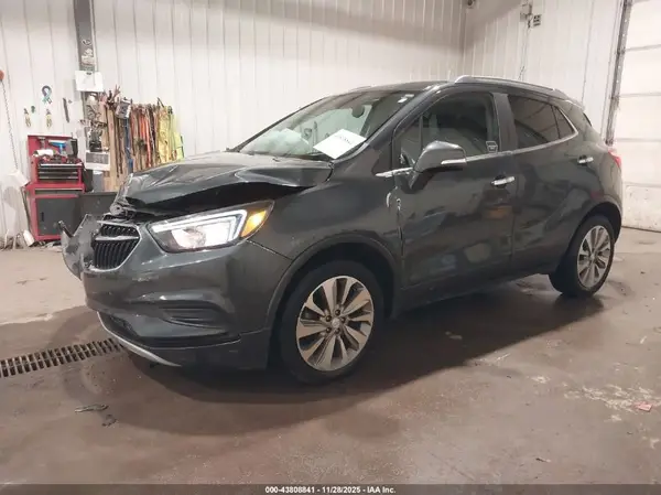 KL4CJASB5JB699009 2018 BUICK ENCORE - Image 2
