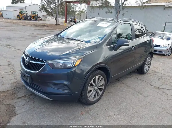KL4CJASB5JB702393 2018 BUICK ENCORE - Image 2