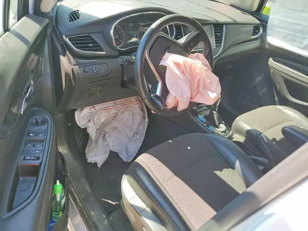 KL4CJASB6JB574701 2018 BUICK ENCORE - Image 8