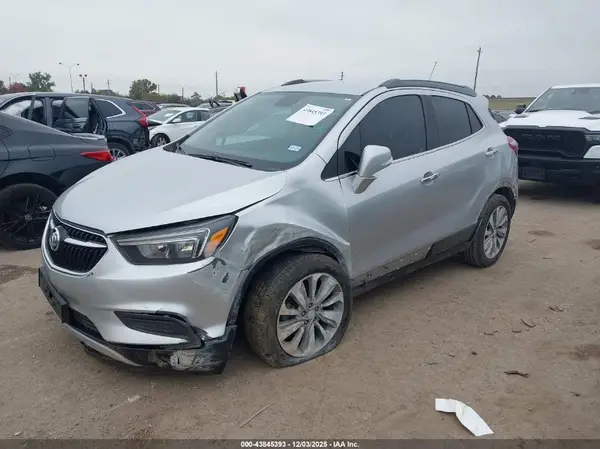 KL4CJASB6JB575511 2018 BUICK ENCORE - Image 2