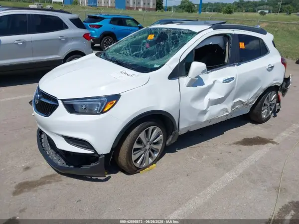 KL4CJASB6JB635612 2018 BUICK ENCORE - Image 2