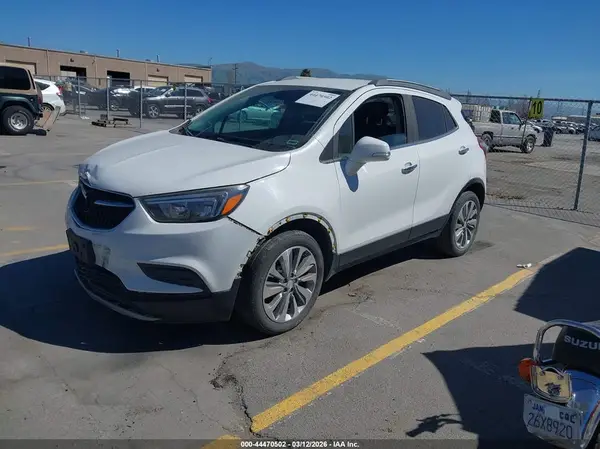 KL4CJASB6JB685779 2018 BUICK ENCORE - Image 2