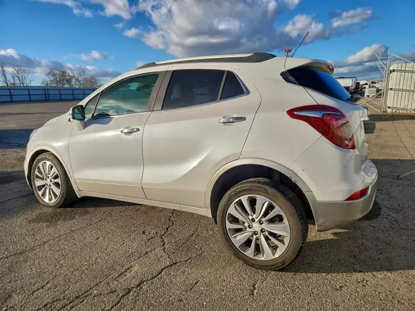 KL4CJASB7JB529735 2018 BUICK ENCORE - Image 2