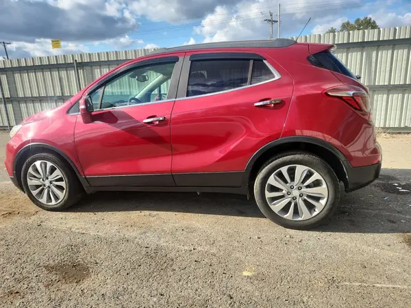 KL4CJASB7JB567028 2018 BUICK ENCORE - Image 2
