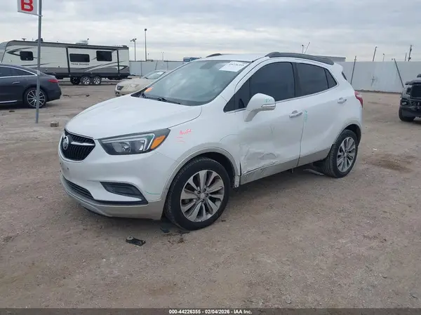 KL4CJASB7JB666660 2018 BUICK ENCORE - Image 2