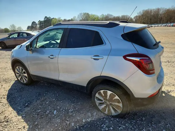 KL4CJASB7JB667694 2018 BUICK ENCORE - Image 2
