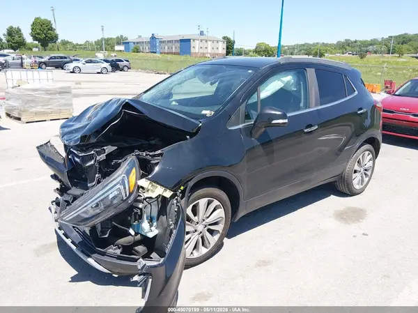 KL4CJASB7JB715761 2018 BUICK ENCORE - Image 2