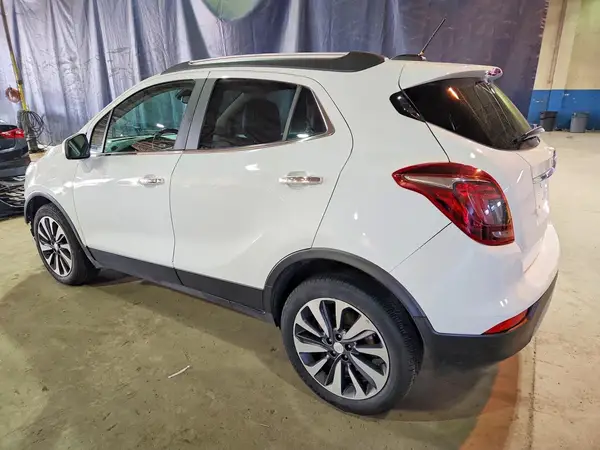 KL4CJASB7MB338417 2021 BUICK ENCORE - Image 2