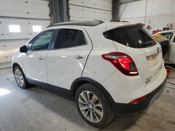 KL4CJASB8JB560461 2018 BUICK ENCORE - Image 2