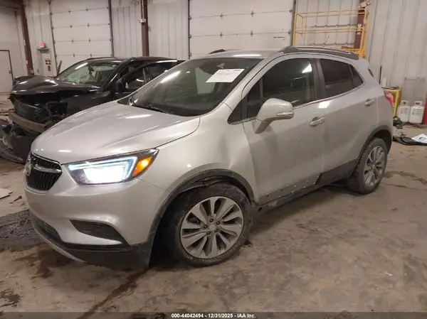 KL4CJASB8JB570729 2018 BUICK ENCORE - Image 2