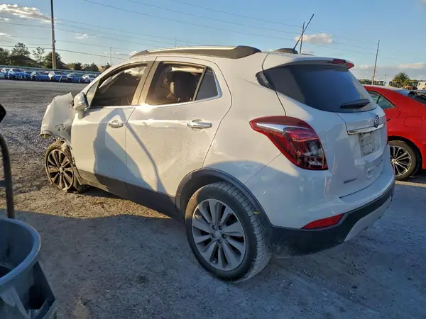 KL4CJASB8JB653402 2018 BUICK ENCORE - Image 2