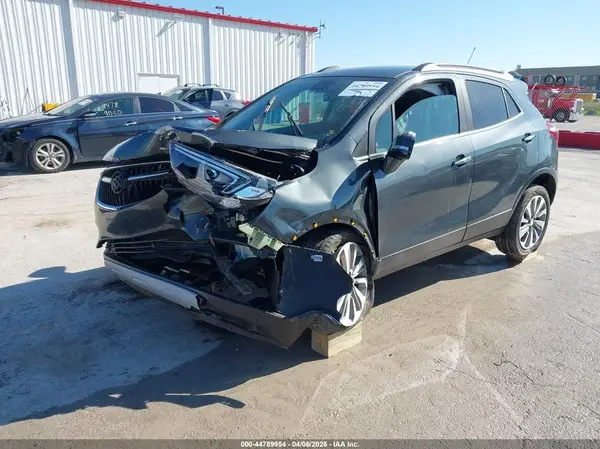 KL4CJASB8JB656686 2018 BUICK ENCORE - Image 2