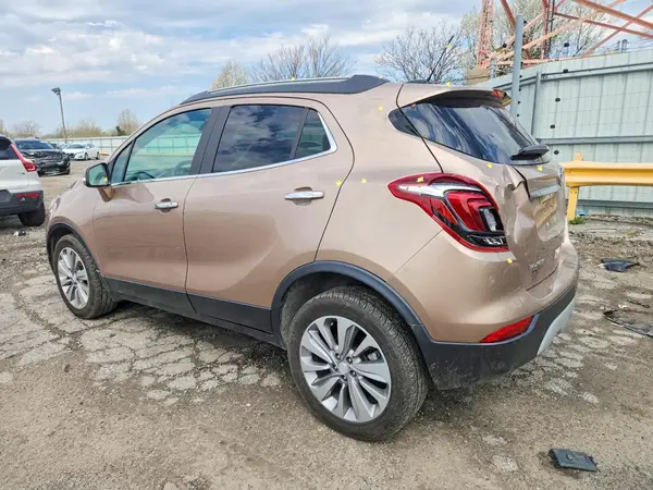 KL4CJASB8JB661130 2018 BUICK ENCORE - Image 2