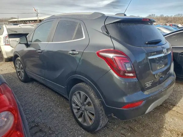 KL4CJASB8JB666621 2018 BUICK ENCORE - Image 2