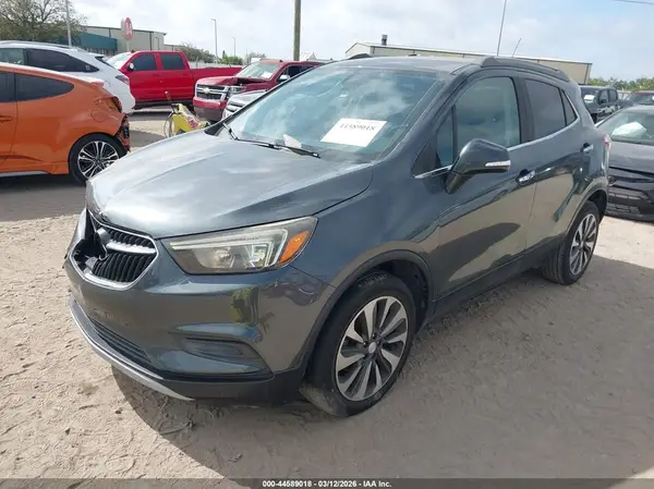 KL4CJASB8JB678333 2018 BUICK ENCORE - Image 2