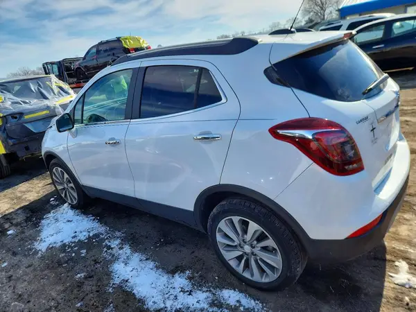 KL4CJASB8LB070802 2020 BUICK ENCORE - Image 2