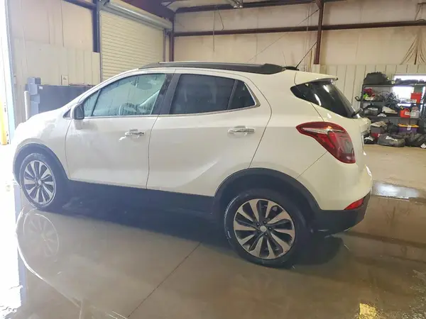 KL4CJASB8MB335221 2021 BUICK ENCORE - Image 2