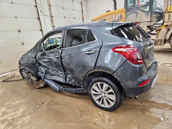 KL4CJASBXHB257045 2017 BUICK ENCORE - Image 2