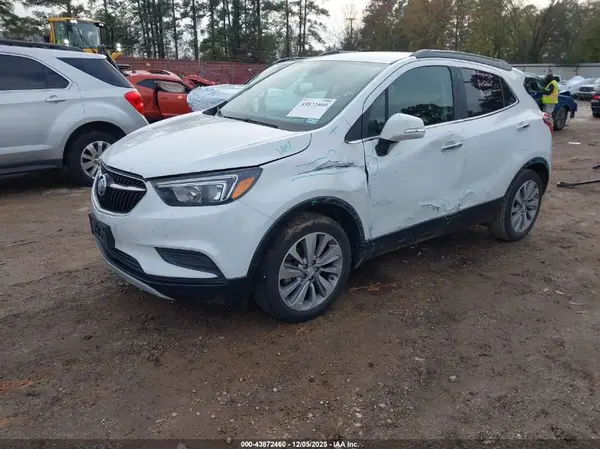 KL4CJASBXJB586138 2018 BUICK ENCORE - Image 2