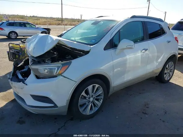 KL4CJASBXJB625696 2018 BUICK ENCORE - Image 2