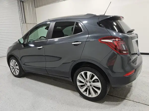 KL4CJASBXJB680245 2018 BUICK ENCORE - Image 2