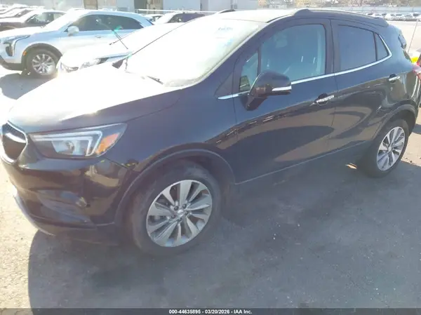 KL4CJASBXJB688717 2018 BUICK ENCORE - Image 2