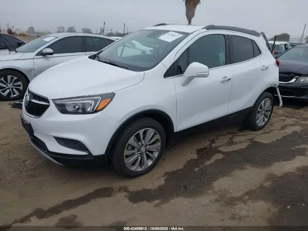 KL4CJASBXJB696980 2018 BUICK ENCORE - Image 2