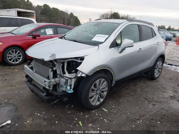 KL4CJASBXJB700445 2018 BUICK ENCORE - Image 2