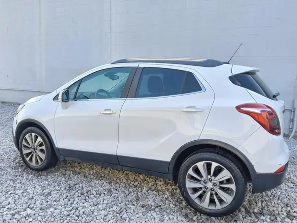 KL4CJASBXJB705726 2018 BUICK ENCORE - Image 2