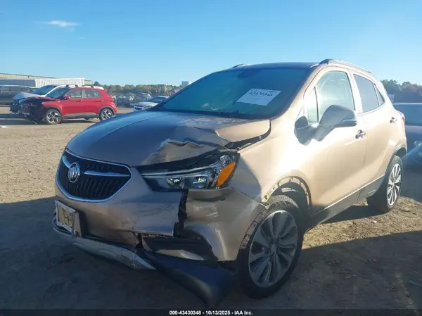 KL4CJASBXJB708027 2018 BUICK ENCORE - Image 2