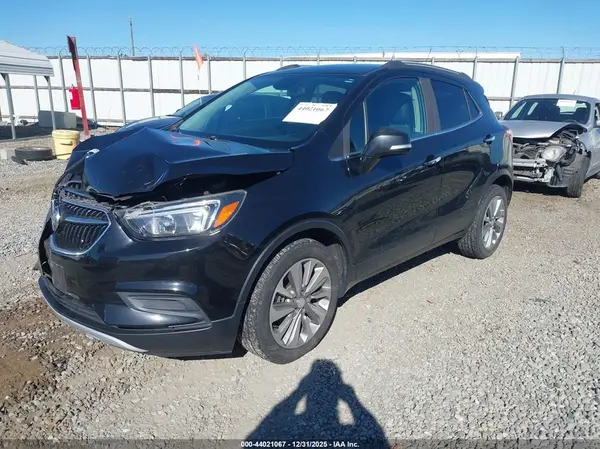 KL4CJASBXJB718637 2018 BUICK ENCORE - Image 2