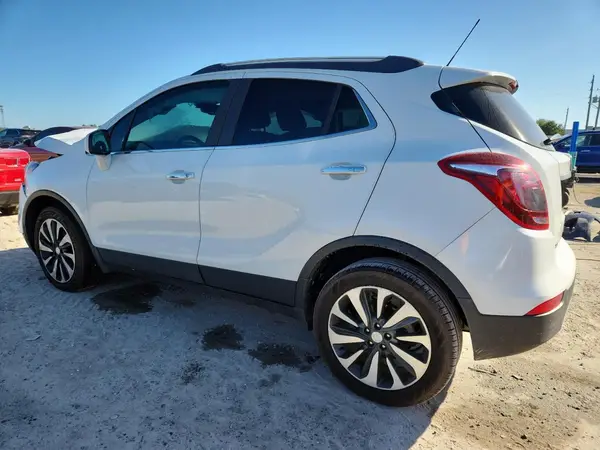 KL4CJASM1NB500111 2022 BUICK ENCORE - Image 2