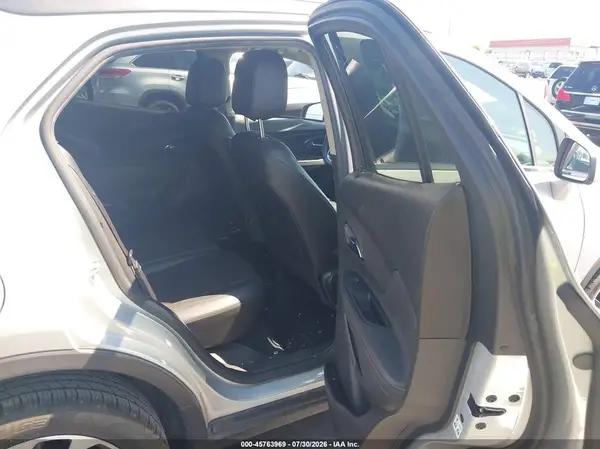 KL4CJASM3NB505911 2022 BUICK ENCORE - Image 8