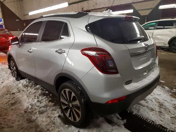 KL4CJASM3NB564098 2022 BUICK ENCORE - Image 2