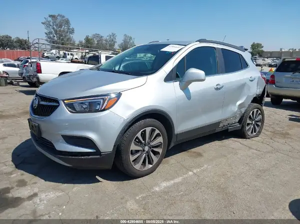 KL4CJASM6NB548574 2022 BUICK ENCORE - Image 2