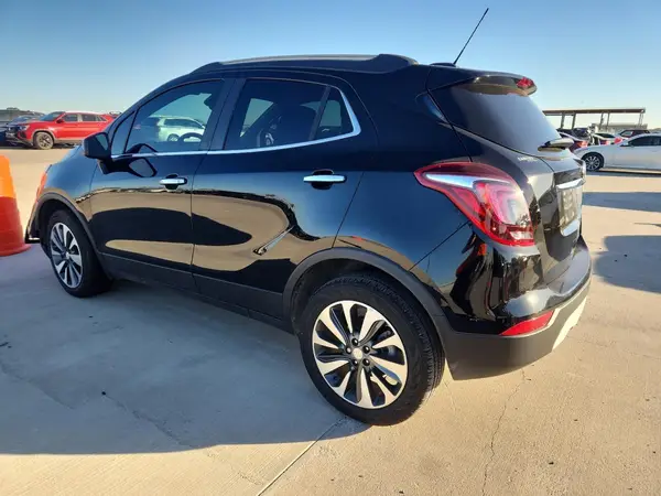 KL4CJASM8NB563805 2022 BUICK ENCORE - Image 2