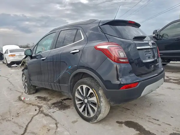 KL4CJASM9NB568432 2022 BUICK ENCORE - Image 2