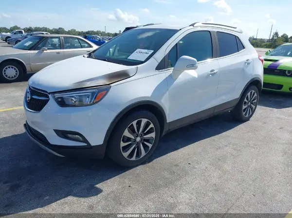 KL4CJBSB1JB630243 2018 BUICK ENCORE - Image 2